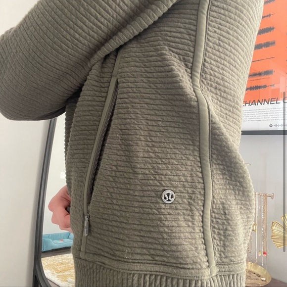 Lululemon On Repeat Bomber in Forest Green 2 NWOT - Picture 9 of 15